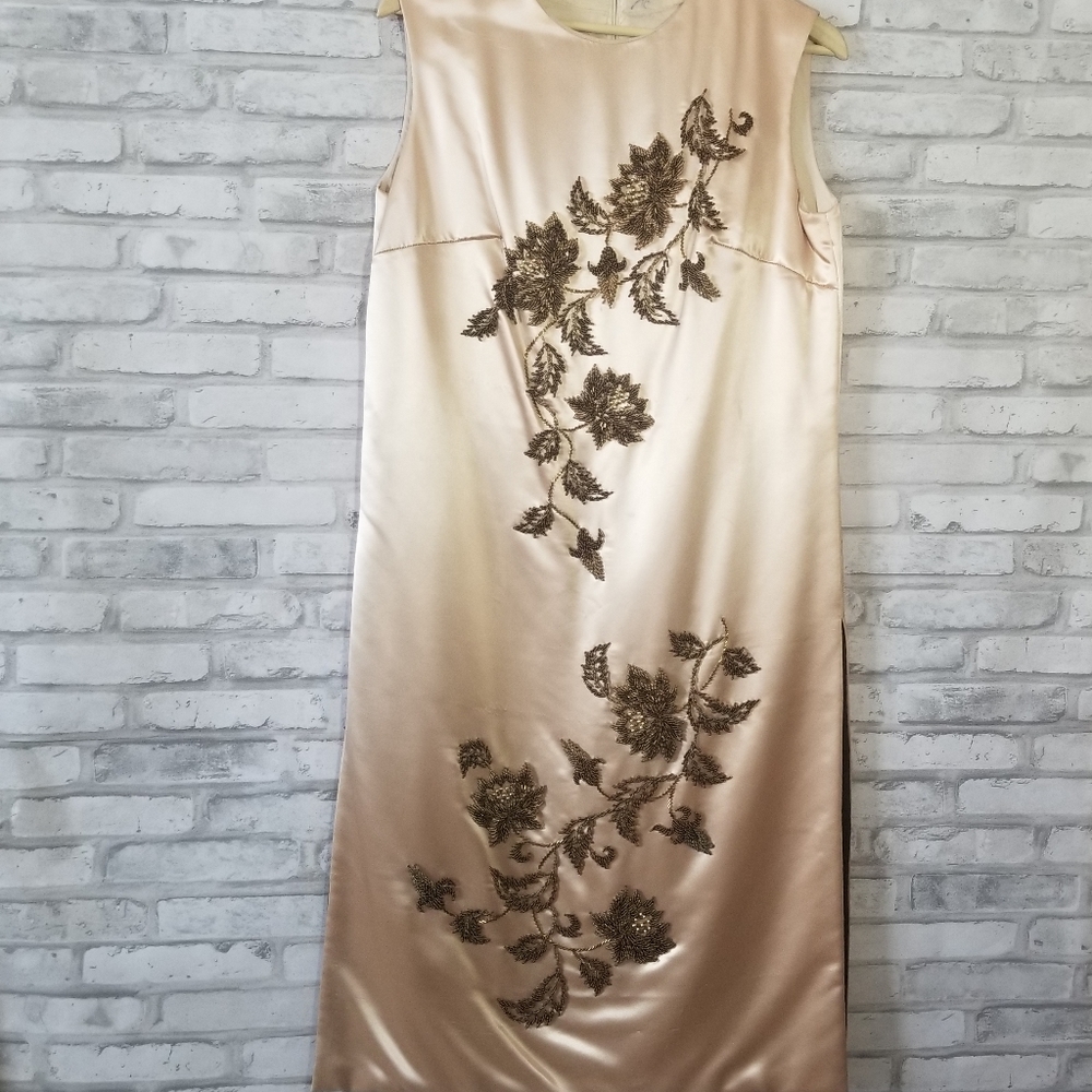 Beautiful hand beaded floral taupe shift dress 6/8